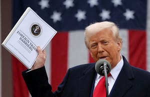 ডোনাল্ড ট্রাম্প শুল্ককর আরোপের চিঠি পাঠালেন ১৪ টি দেশে